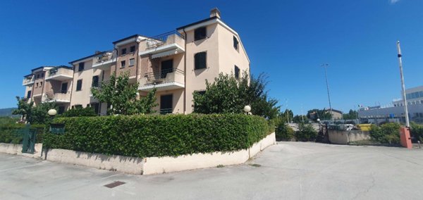 appartamento in vendita ad Osimo in zona Osimo Stazione