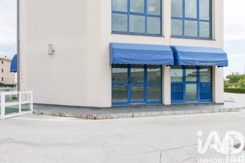 appartamento in vendita ad Osimo in zona Casenuove