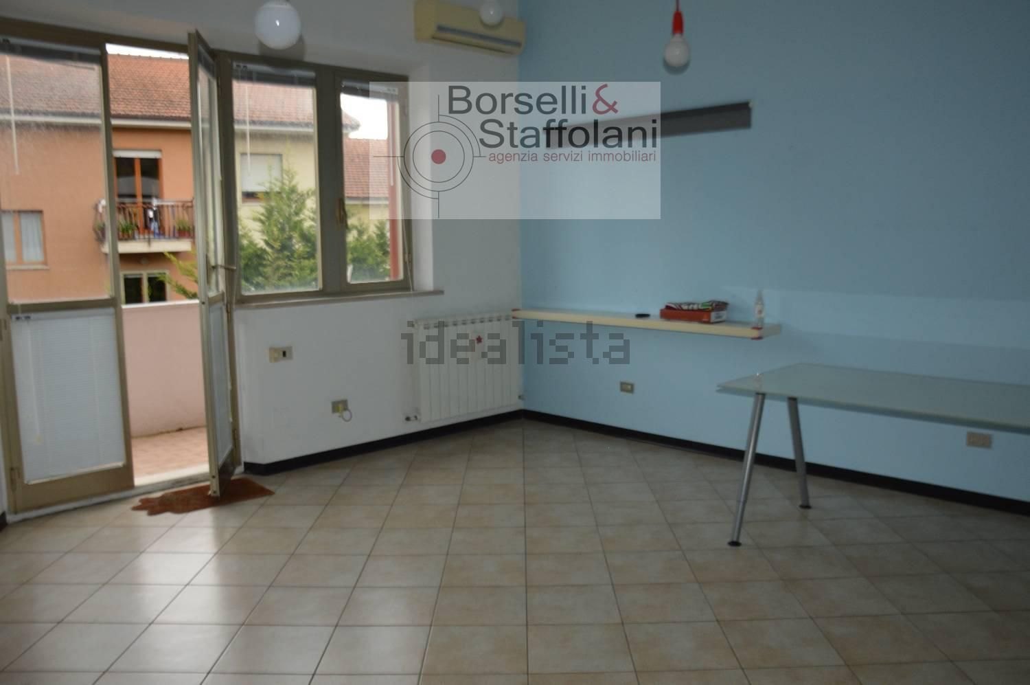 locale commerciale in vendita ad Osimo