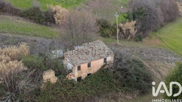 casa indipendente in vendita ad Osimo in zona Passatempo