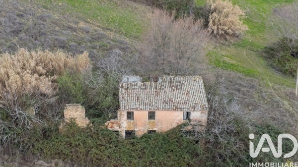 casa indipendente in vendita ad Osimo in zona Passatempo