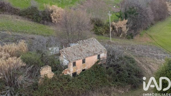 casa indipendente in vendita ad Osimo in zona Casenuove