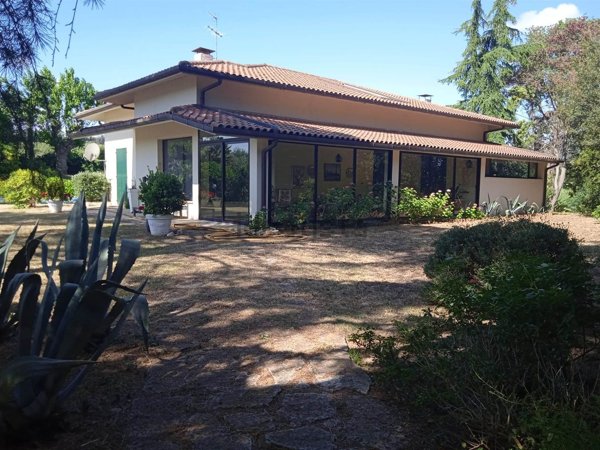 casa indipendente in vendita ad Osimo in zona San Biagio