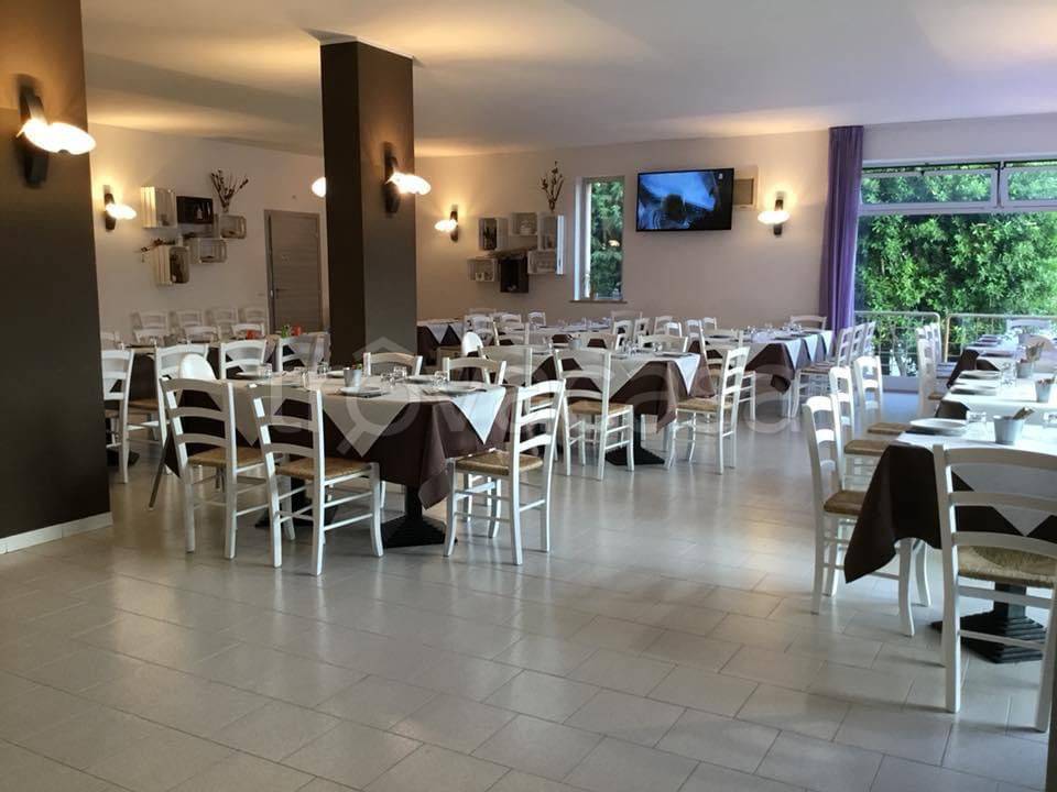 negozio in vendita ad Osimo in zona San Biagio