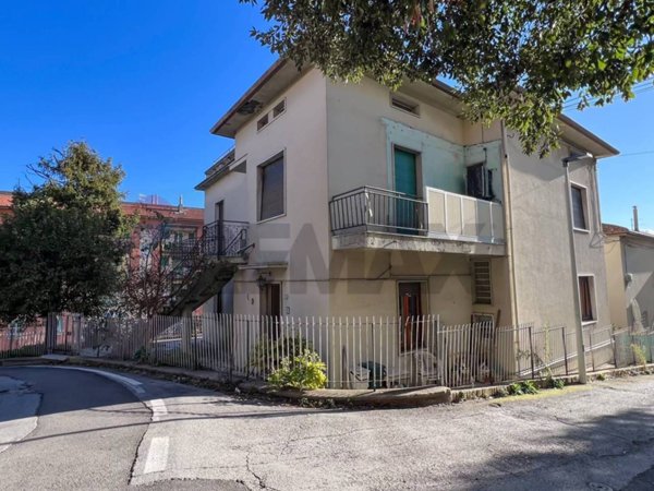 casa indipendente in vendita ad Osimo