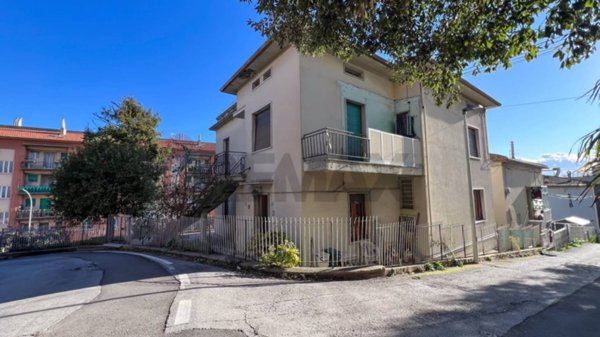 casa indipendente in vendita ad Osimo in zona San Sabino