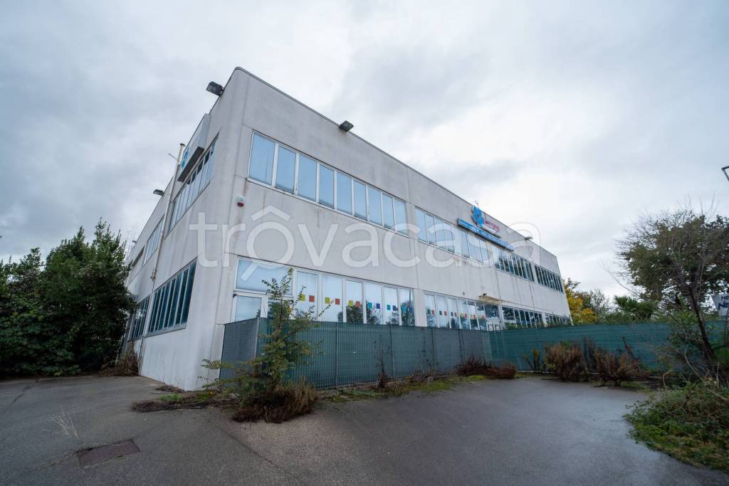 ufficio in vendita ad Osimo