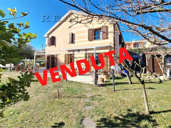 casa indipendente in vendita ad Osimo