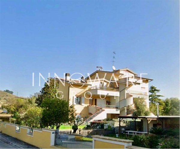 casa indipendente in vendita ad Osimo in zona Casenuove