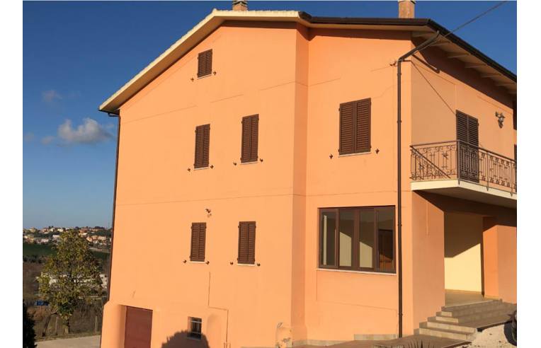 casa indipendente in vendita ad Osimo
