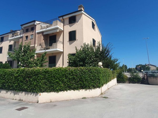 appartamento in vendita ad Osimo in zona Osimo Stazione