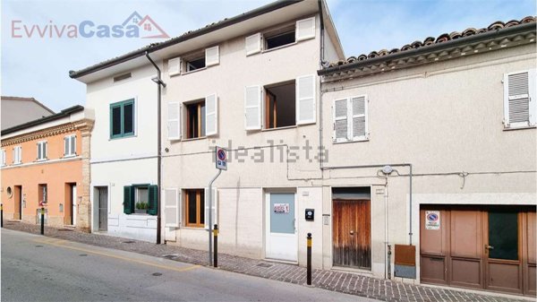 casa indipendente in vendita ad Osimo