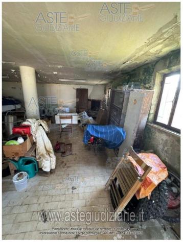 locale commerciale in vendita ad Osimo