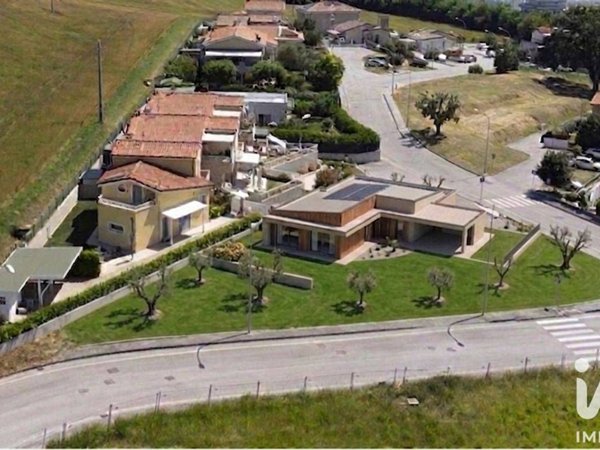 casa indipendente in vendita ad Osimo in zona San Biagio