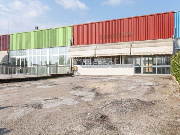 capannone in vendita ad Osimo in zona Campocavallo