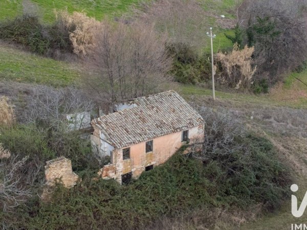 casale in vendita ad Osimo in zona Passatempo