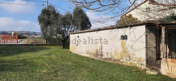 terreno edificabile in vendita ad Osimo in zona Campocavallo