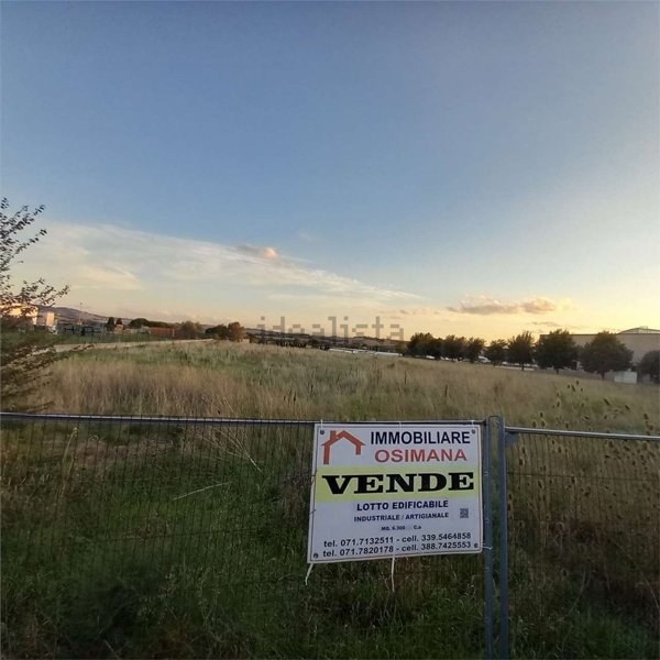 terreno edificabile in vendita ad Osimo in zona Campocavallo