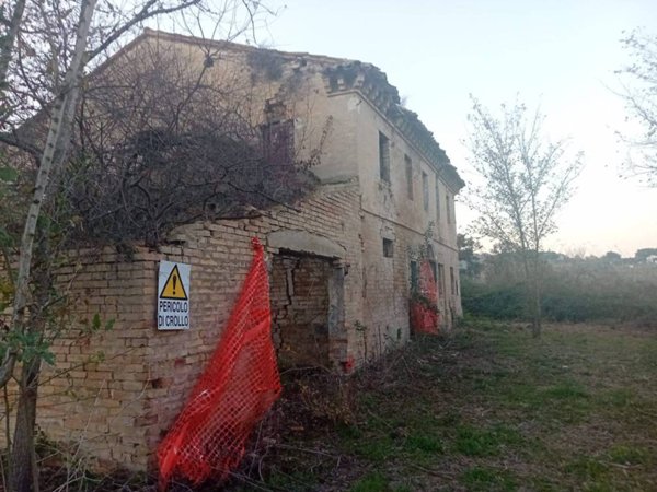 casa indipendente in vendita ad Osimo in zona Osimo Stazione