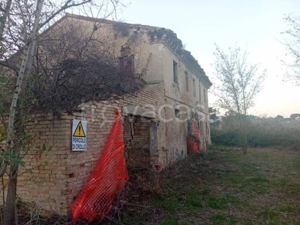 casa indipendente in vendita ad Osimo in zona Osimo Stazione