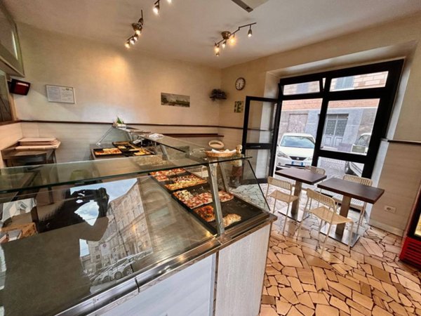 negozio in vendita ad Osimo