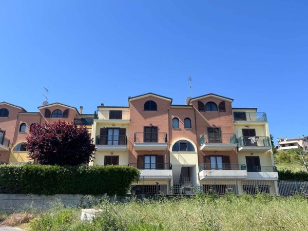 appartamento in vendita ad Osimo in zona Osimo Stazione