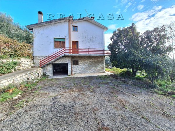 casa indipendente in vendita ad Osimo