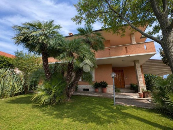 casa indipendente in vendita ad Osimo