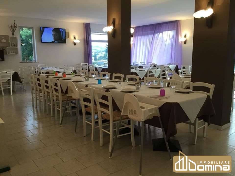 locale commerciale in vendita ad Osimo in zona San Biagio