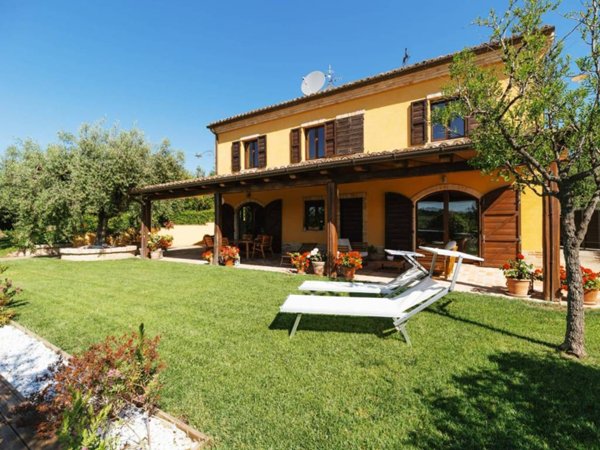 casa indipendente in vendita ad Osimo