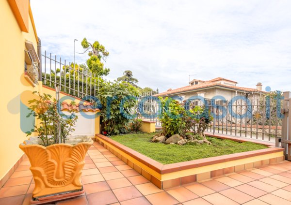 casa indipendente in vendita ad Osimo in zona San Sabino