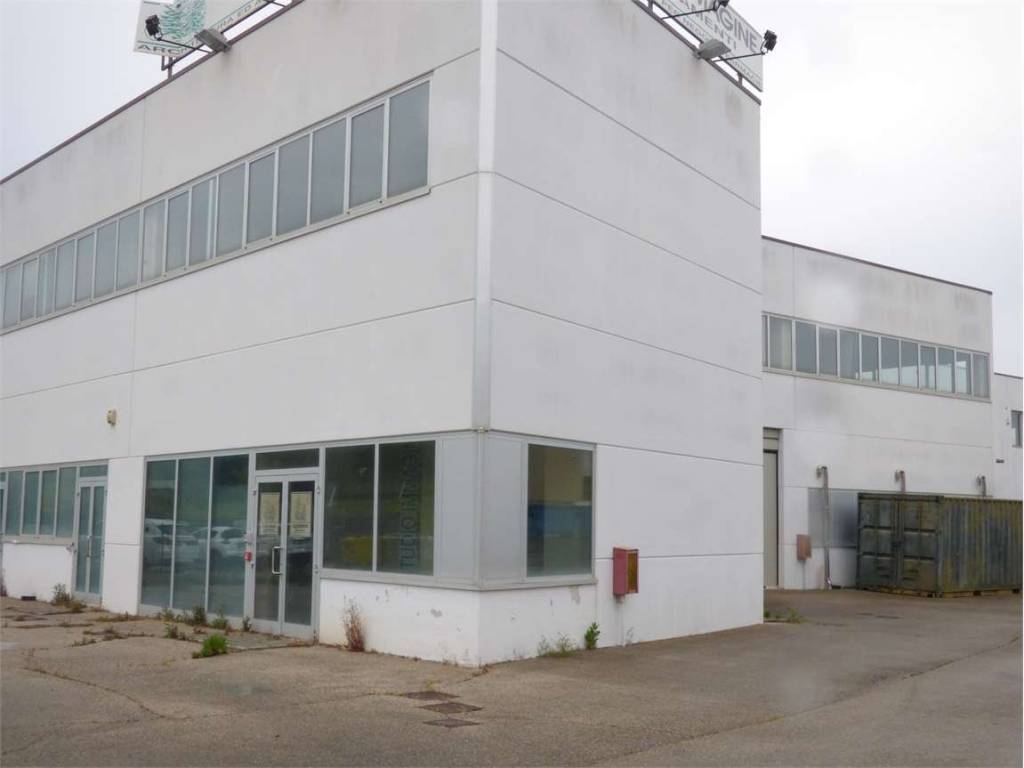 ufficio in vendita ad Osimo in zona Osimo Stazione