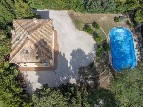 casa indipendente in vendita ad Osimo in zona Abbadia