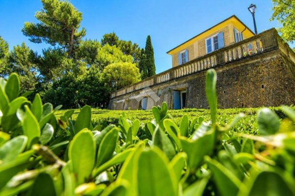 casa indipendente in vendita ad Osimo in zona Abbadia