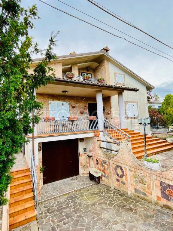 casa indipendente in vendita ad Osimo
