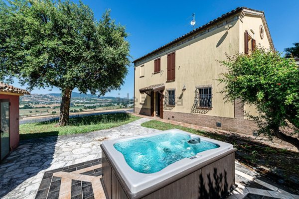 casale in vendita ad Osimo