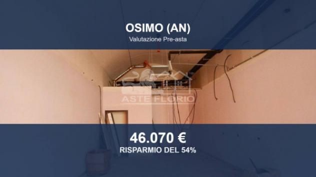 negozio in vendita ad Osimo in zona Padiglione