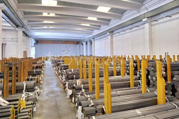 locale commerciale in vendita ad Osimo in zona Osimo Stazione