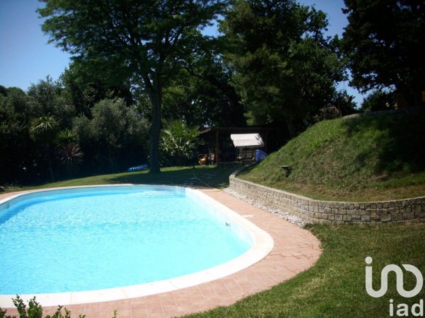 casa indipendente in vendita ad Osimo in zona Abbadia
