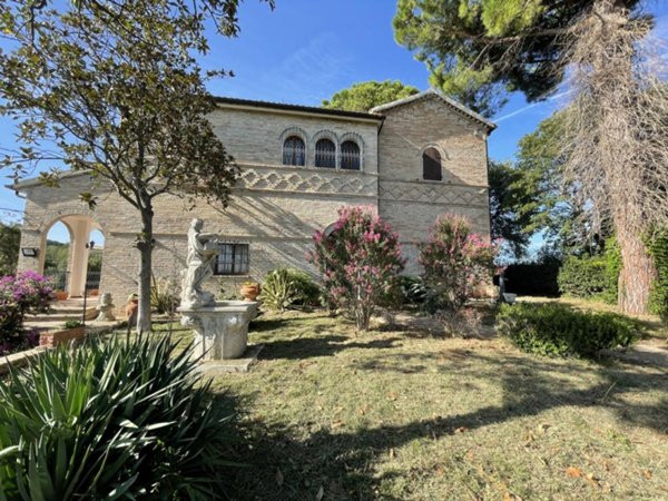 casa indipendente in vendita ad Osimo