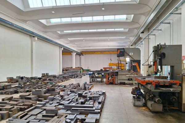 intera palazzina in vendita ad Osimo in zona Osimo Stazione