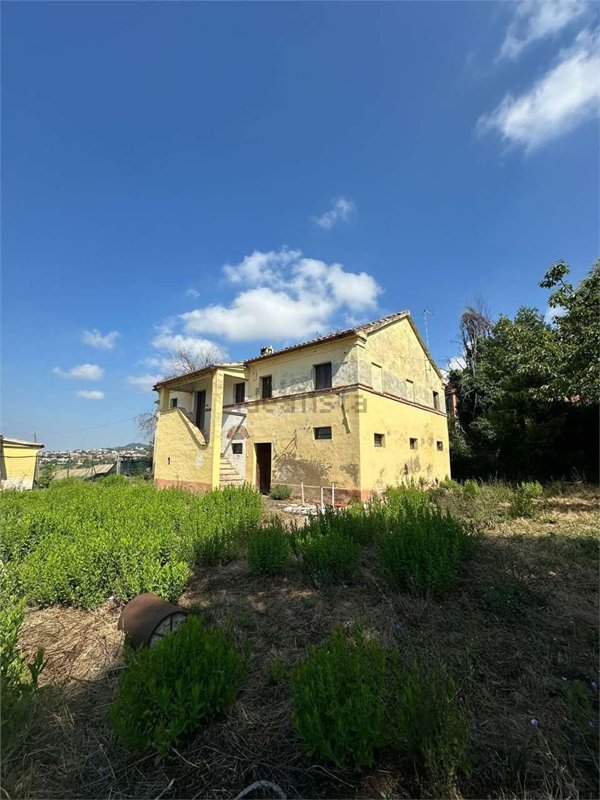 casa indipendente in vendita ad Osimo in zona San Sabino