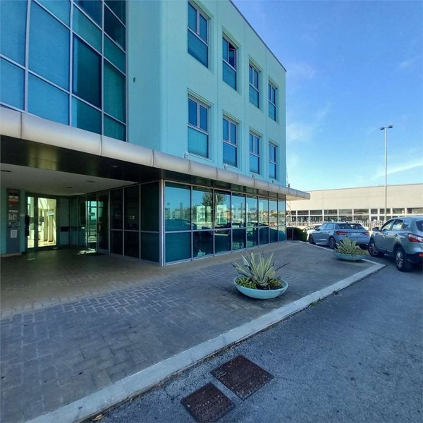 ufficio in vendita ad Osimo