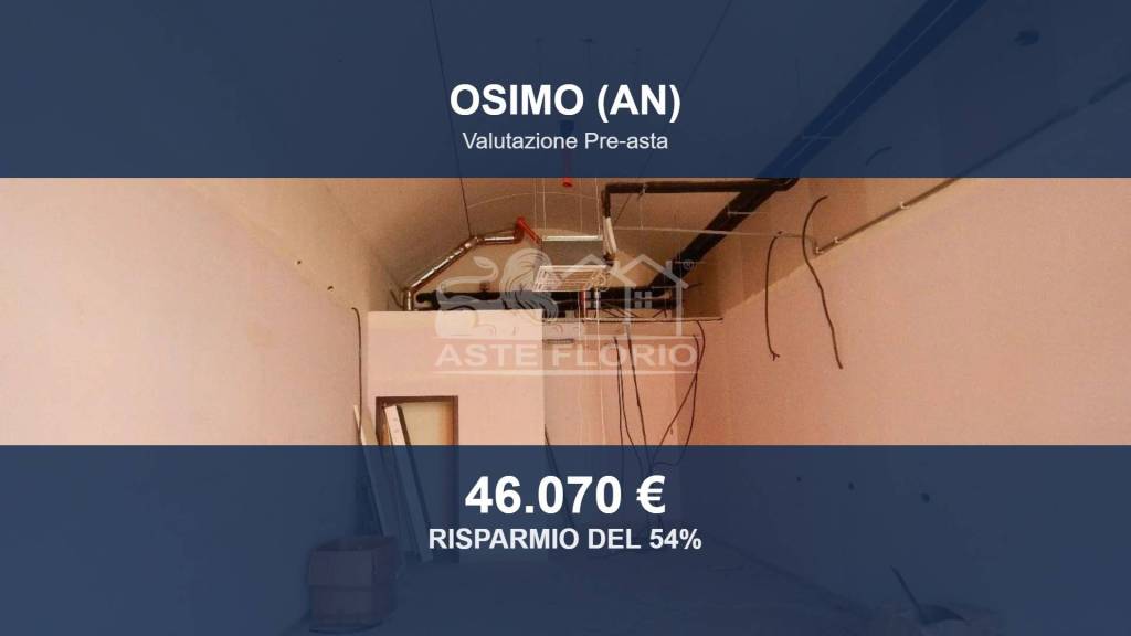 negozio in vendita ad Osimo in zona Padiglione