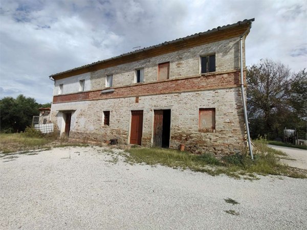 casale in vendita ad Osimo in zona San Paterniano