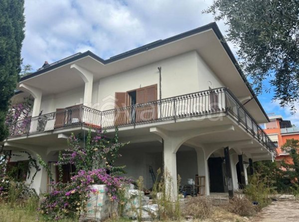 casa indipendente in vendita ad Osimo