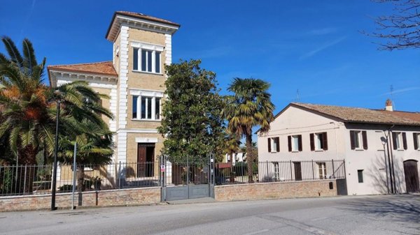 casa indipendente in vendita ad Ostra