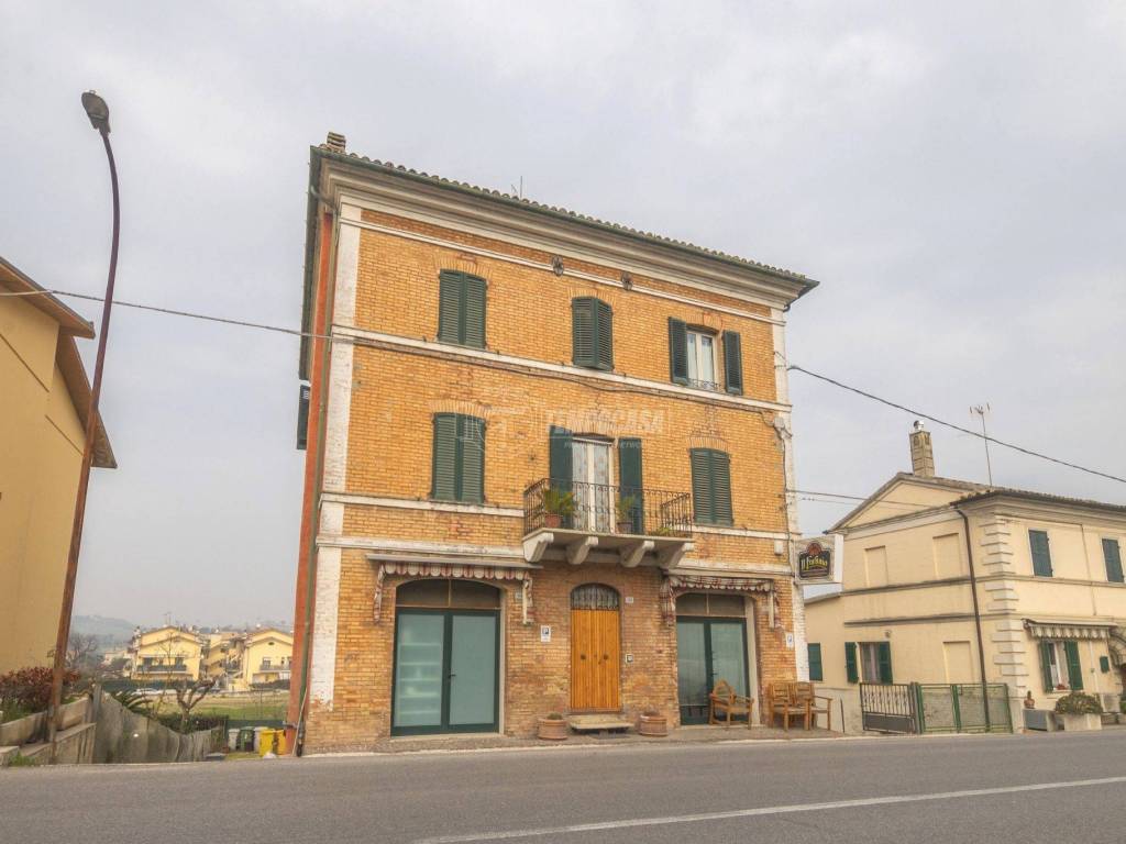 intera palazzina in vendita ad Ostra
