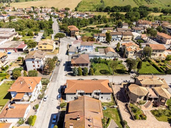appartamento in vendita ad Ostra