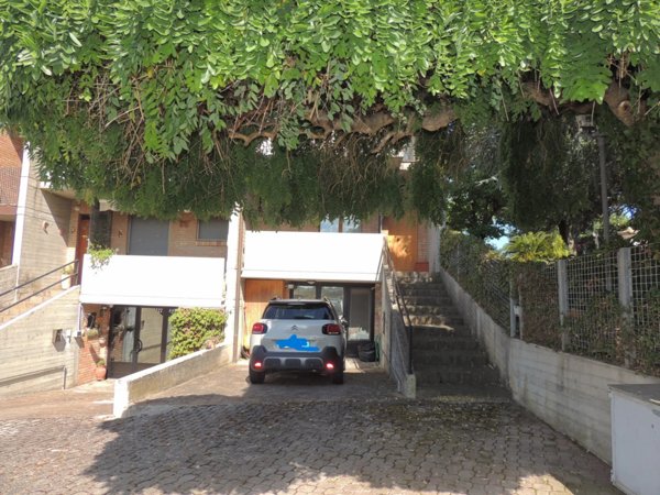 casa indipendente in vendita ad Ostra